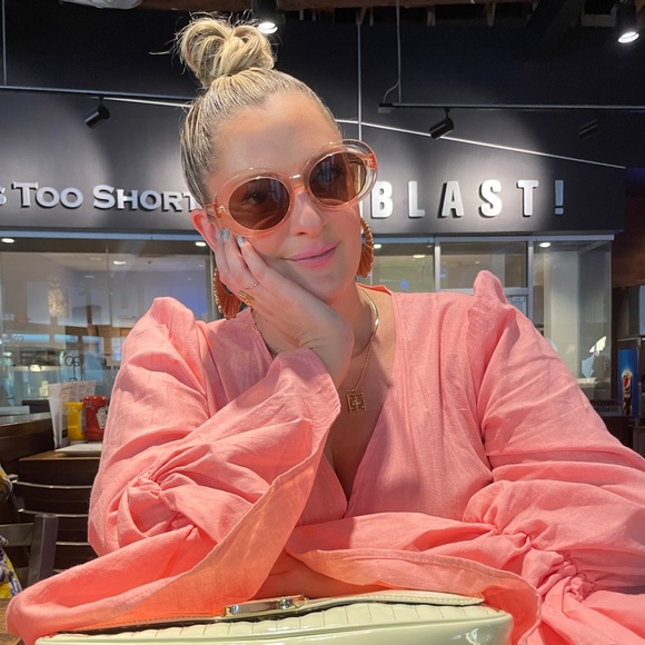 Meet your Posher, Holly - Picture 4 of 7